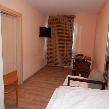 Relax Hotel-Ludwigshafen Екстериор снимка