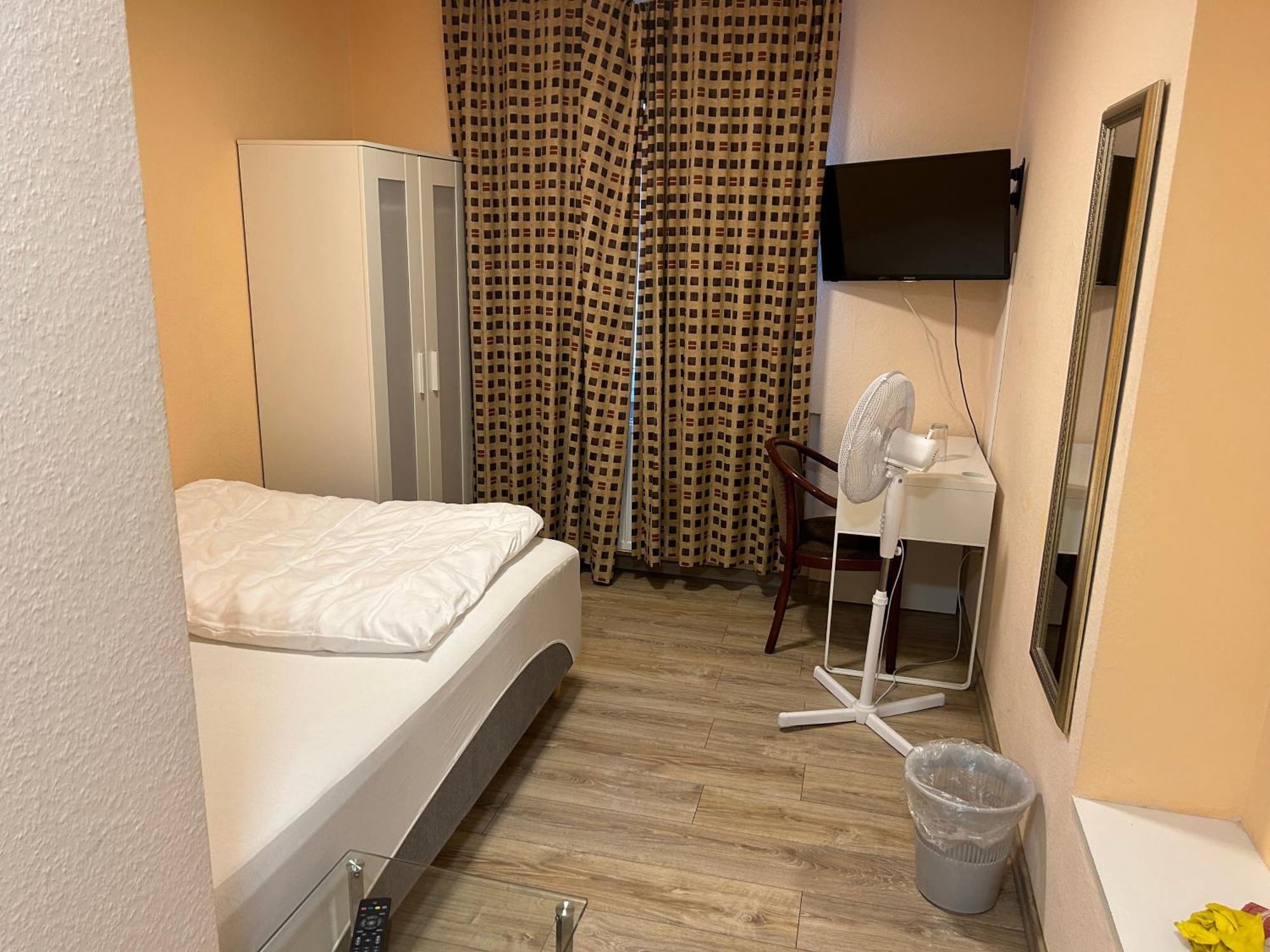 Relax Hotel-Ludwigshafen Екстериор снимка