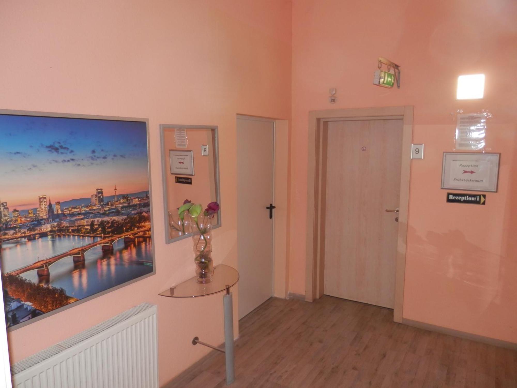Relax Hotel-Ludwigshafen Екстериор снимка