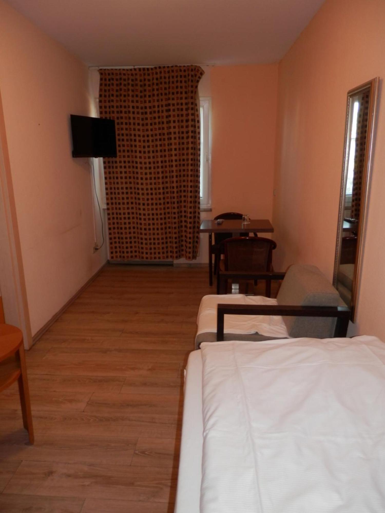 Relax Hotel-Ludwigshafen Екстериор снимка