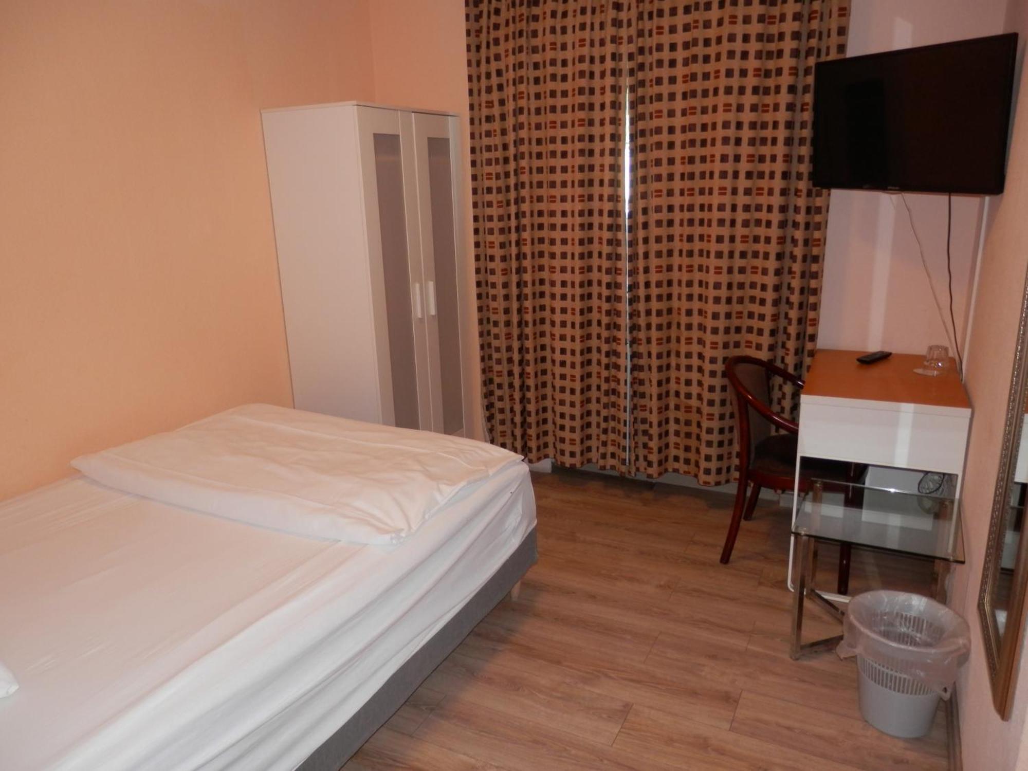 Relax Hotel-Ludwigshafen Екстериор снимка